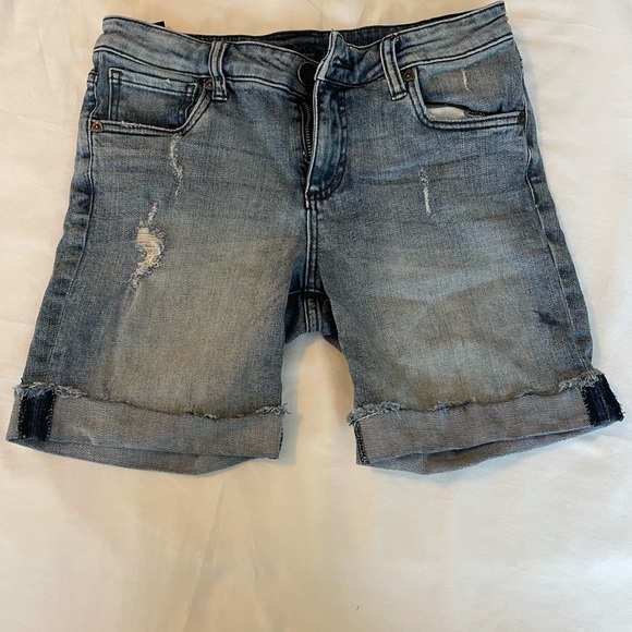 Kut from the kloth distressed shorts. Size 2 - Picture 1 of 5